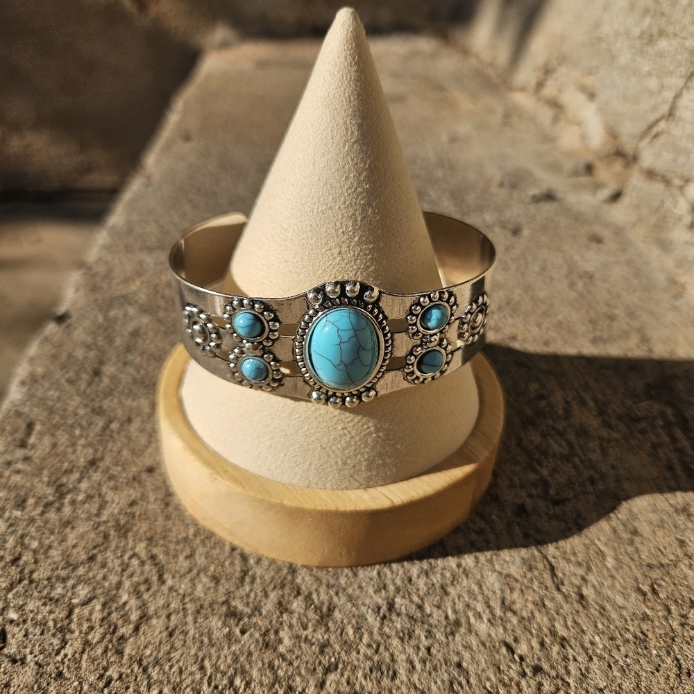 Turquoise and Silver Women's Bracelet